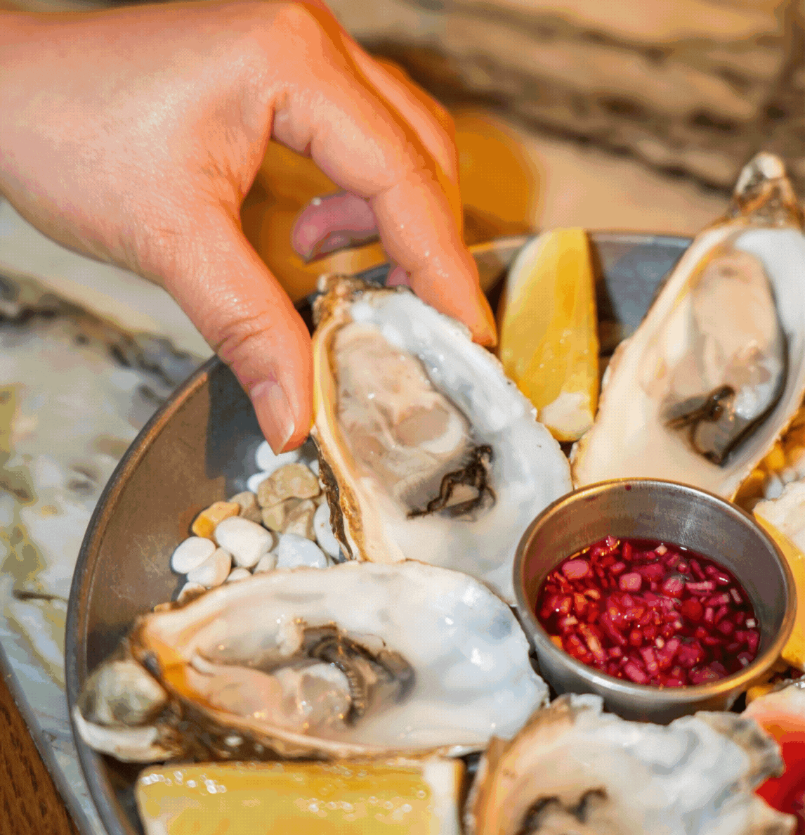 OYSTERS HAPPY HOUR
