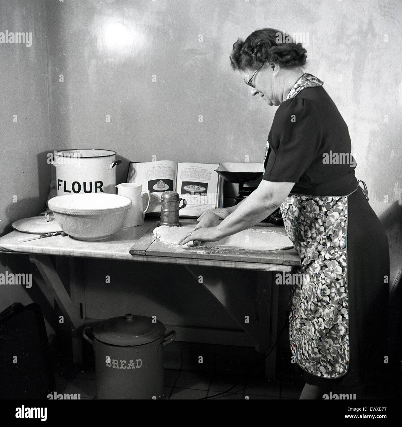 Women cooking in 1950s